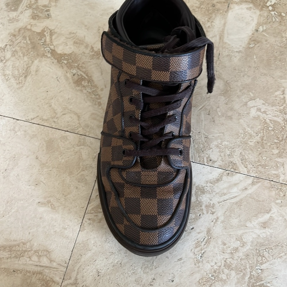 Sneakers by Louis Vuitton - Picture 9 of 13